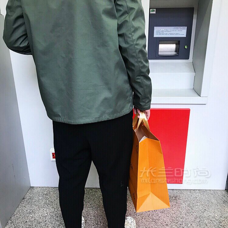 最近的LV鏈條包越發(fā)的好看，新入的包包就是好看～ (4)