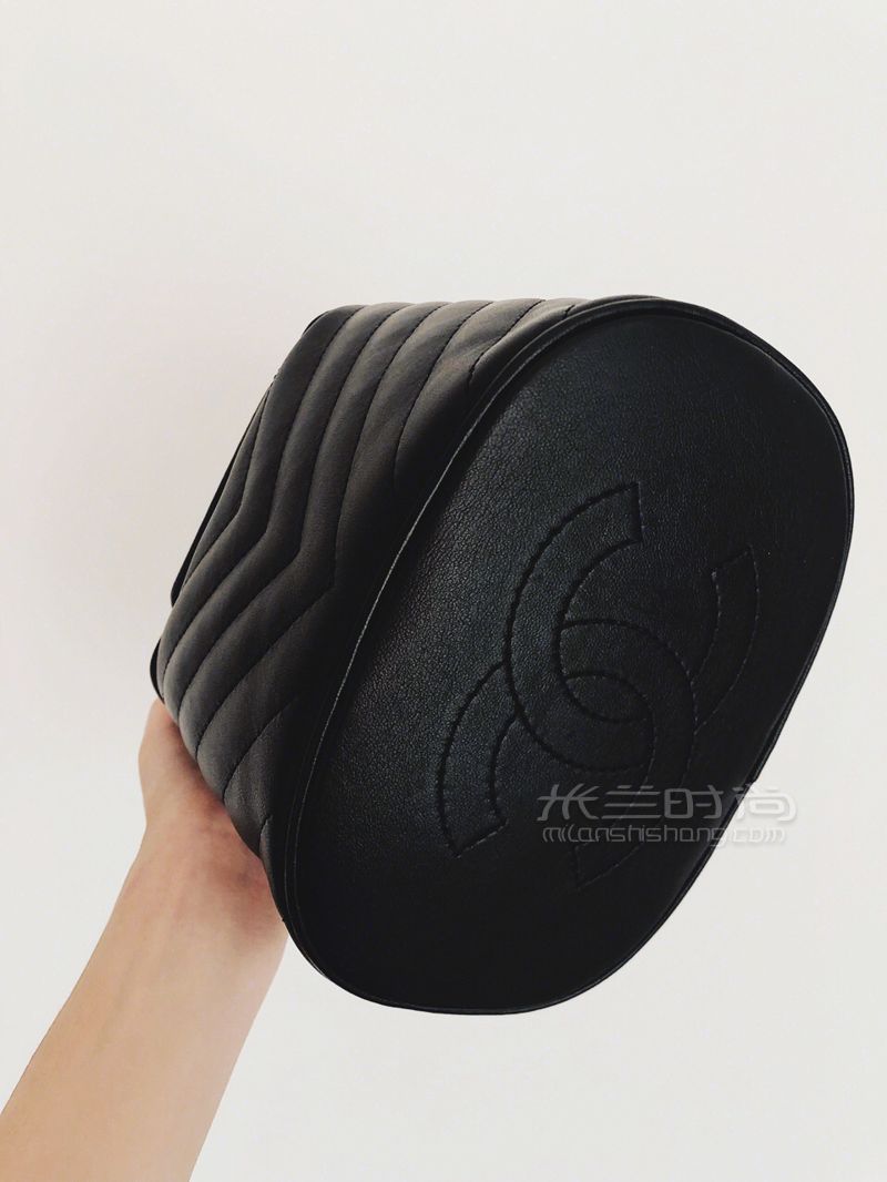 我的第一只奢侈品包包 香奈兒 成都ifs 水桶包 羊皮 水桶包_單肩包 (5)