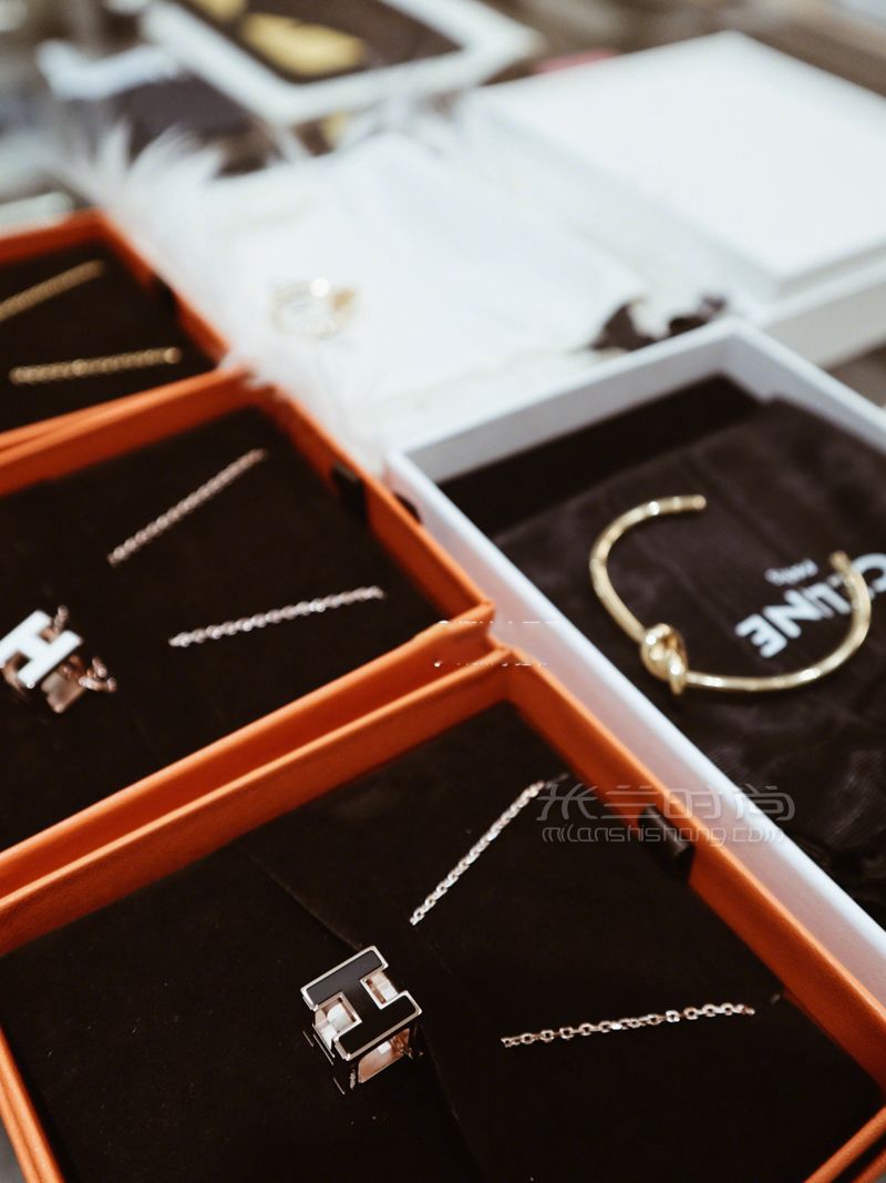 香港購物攻略去sofour折扣價(jià)淘大牌奢侈品_時(shí)尚 (7)