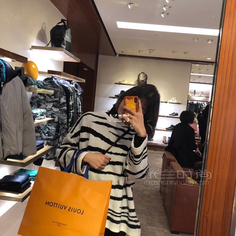 23歲家里沒礦靠自己買過(guò)的奢侈品包包_時(shí)尚 (6)