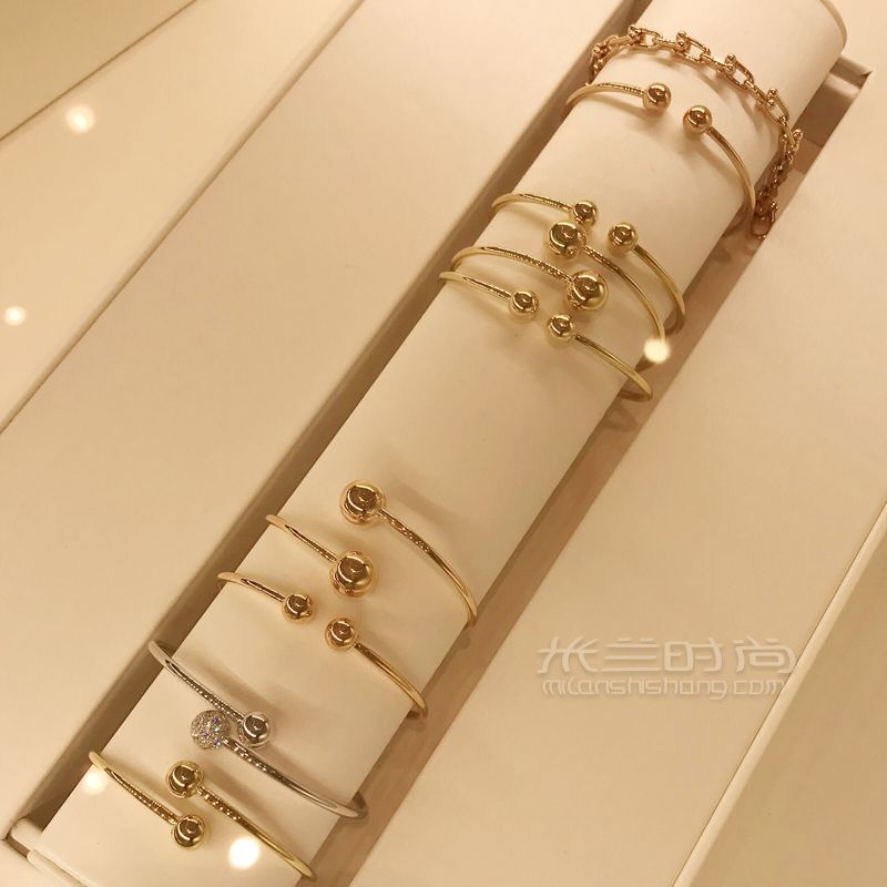 如果你看厭了卡地亞手鐲也可以試試Tiffany的啊～ 提到奢侈品中的手環(huán)_首飾 (6)
