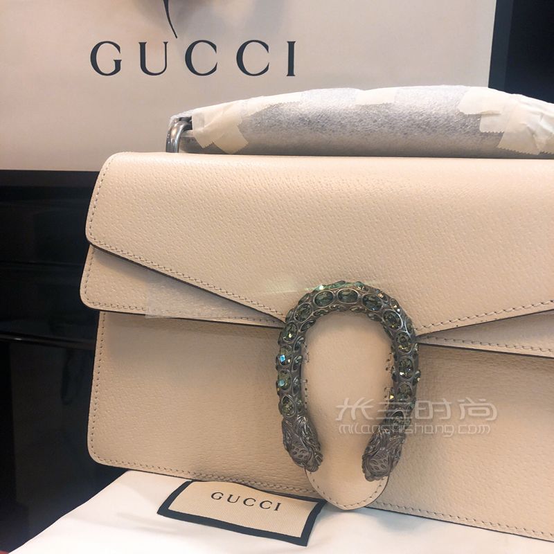 gucci酒神包19年新色簡(jiǎn)直美炸天了！小仙女必備啊！顏色是類似乳白色的全牛 (1)