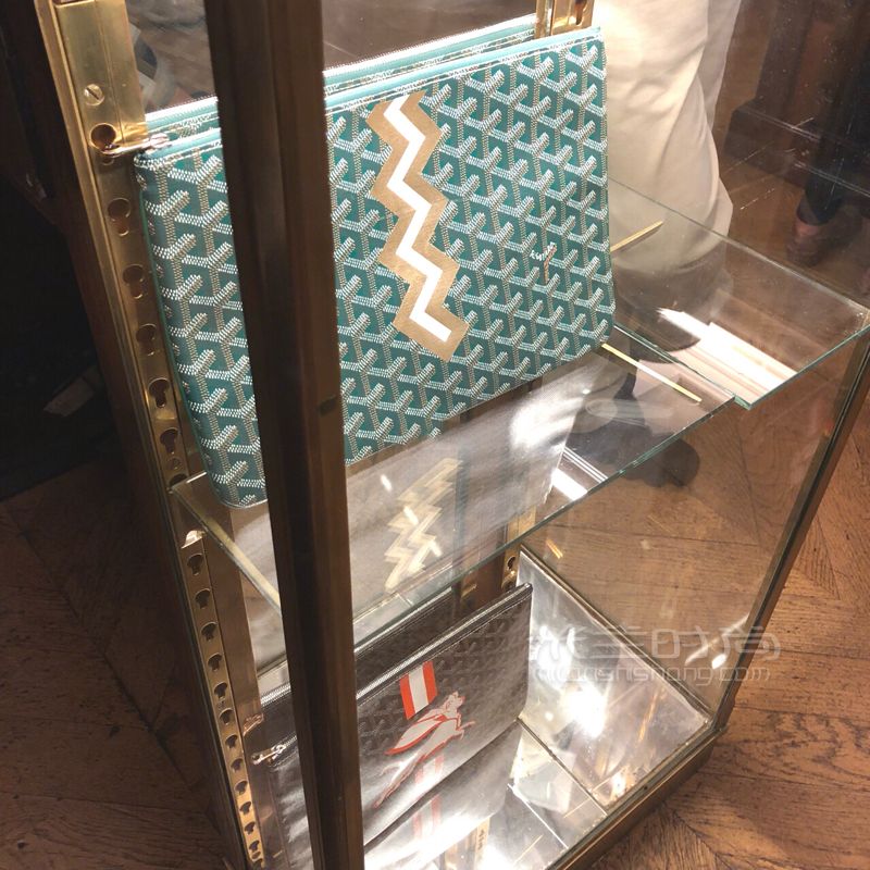 goyard在英國(guó)唯一一家店買的。我的奢侈品包包跟朋友看了好久 (4)