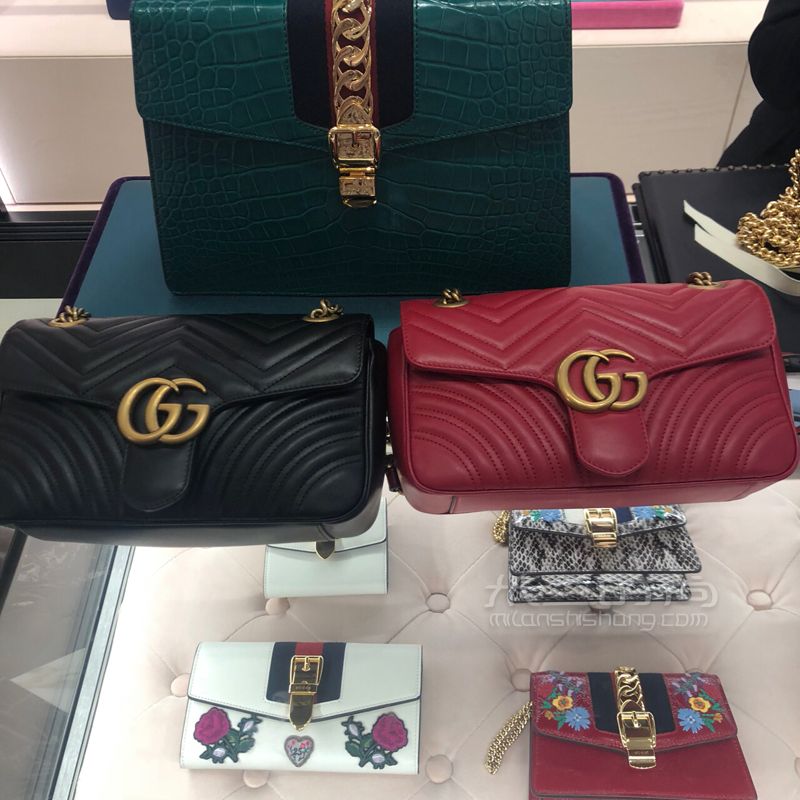 美到Guccimarmont 紅色金扣鏈條包  小心心都給你 (2)