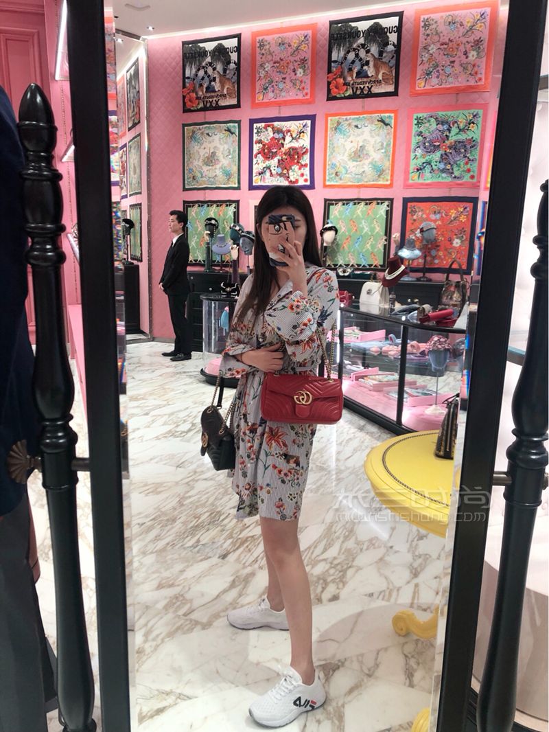 美到Guccimarmont 紅色金扣鏈條包  小心心都給你 (3)