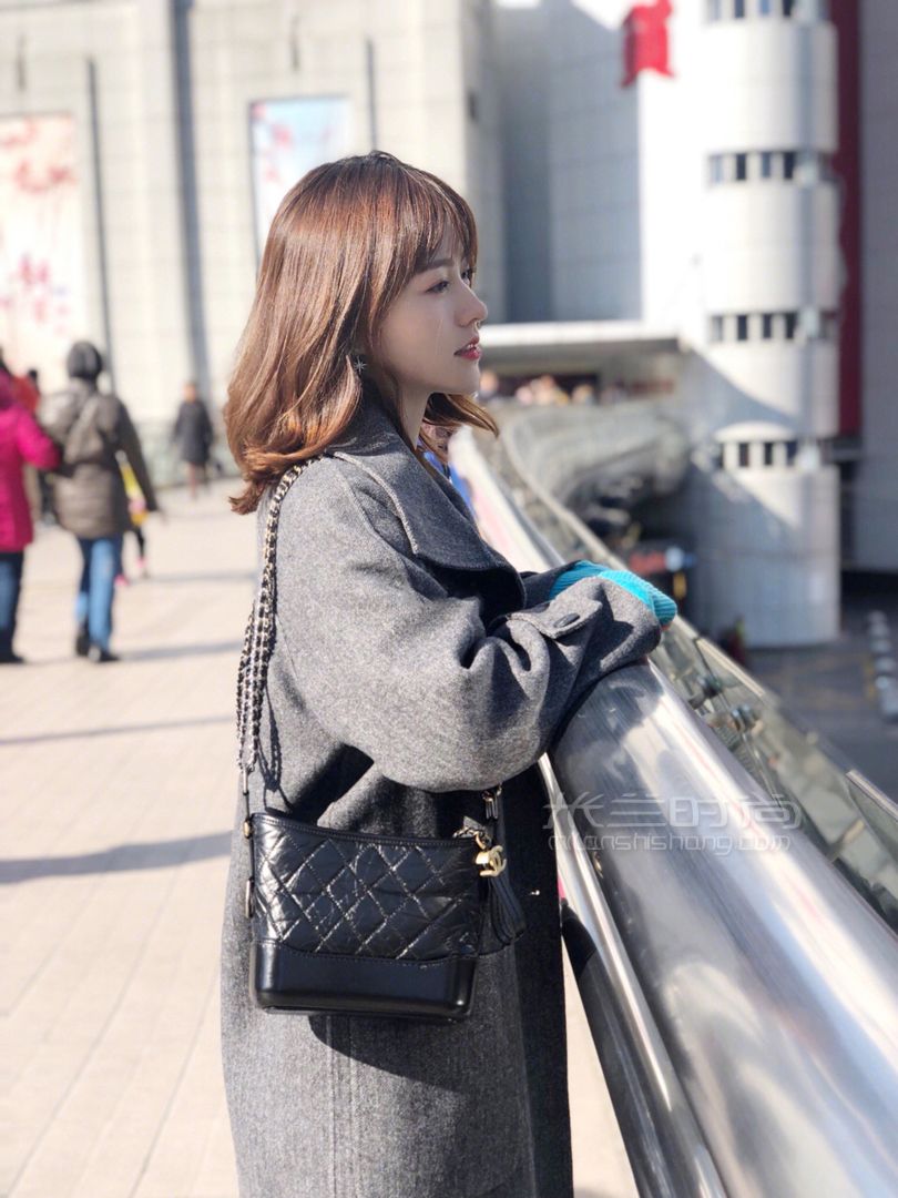 本年度最愛的包包香奈兒流浪包 真的是我最愛的一款包包了超級百搭設(shè)計(jì)獨(dú)特 (1)