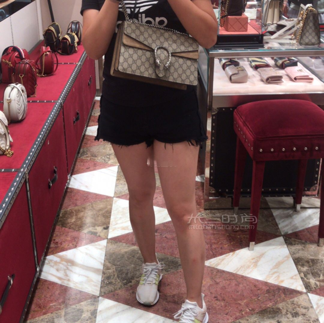 28_第一件奢侈品包包必須要記錄?。?！_單肩包_箱包 (6)