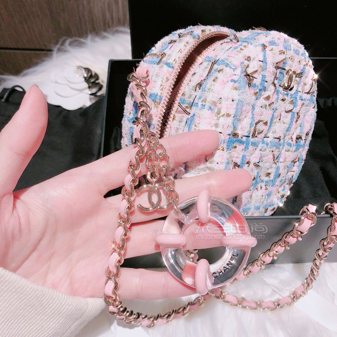 CHANEL 香奈兒新款小圓包！少女心爆炸太可愛了啊啊！ chanel新一季的包包都 (2)