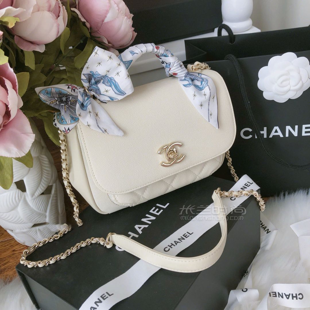 ♀可能是Chanel最仙的包了 香奈兒春夏款白色郵差包 (2)