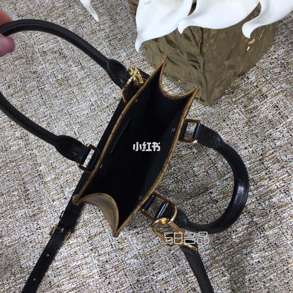 LV M69846黃花mini風(fēng)琴包,lv的帆布材質(zhì)區(qū)別_7