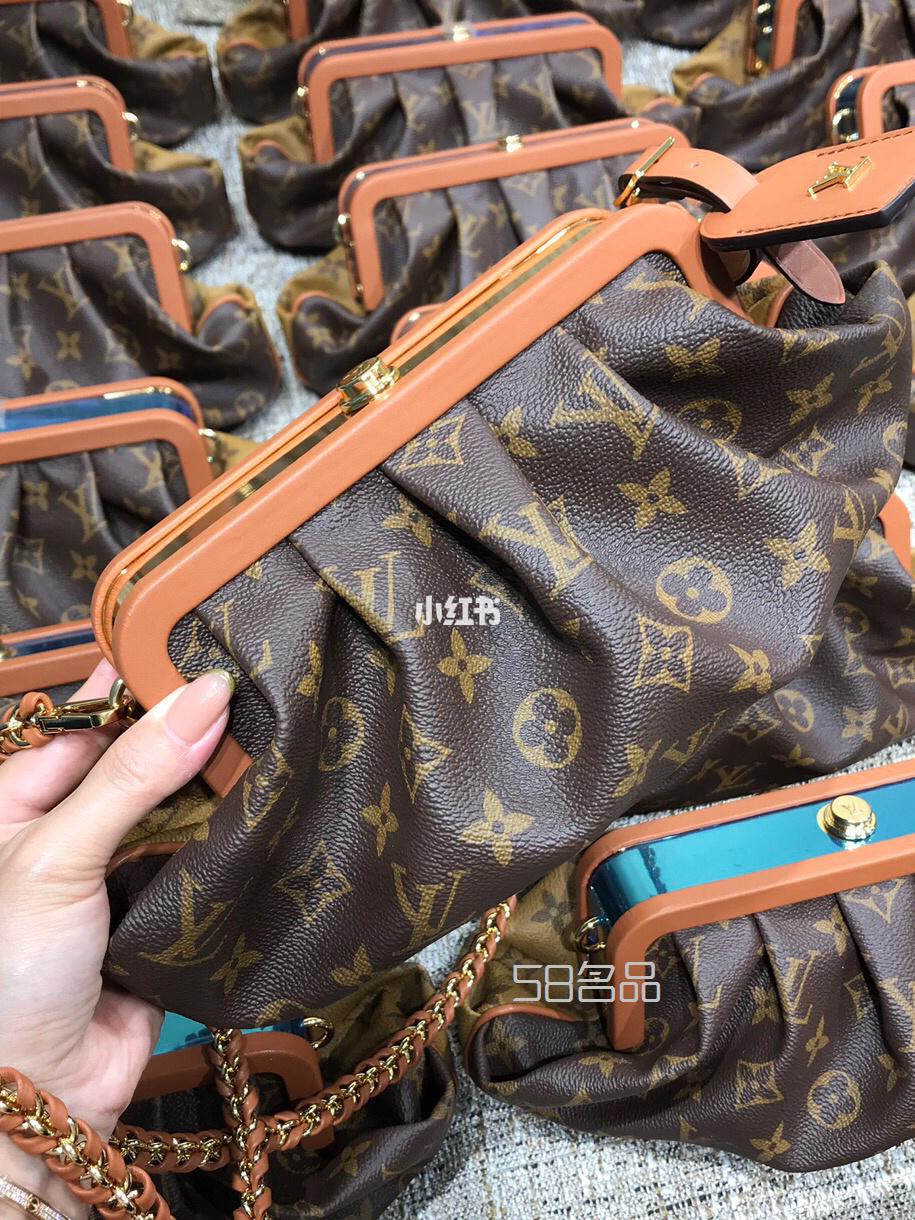 LV云朵包可拎可背,lv錢包雙拉鏈價格_16