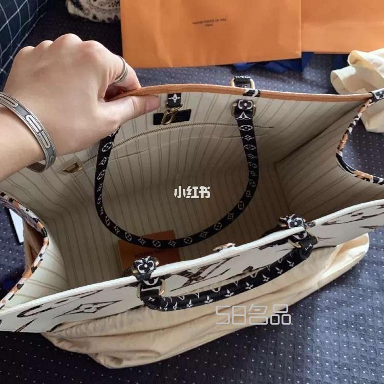 小仙女必備 20ss新款LV超仙顏值氣質(zhì)包包,lv男款錢包拉鏈發(fā)黃_3