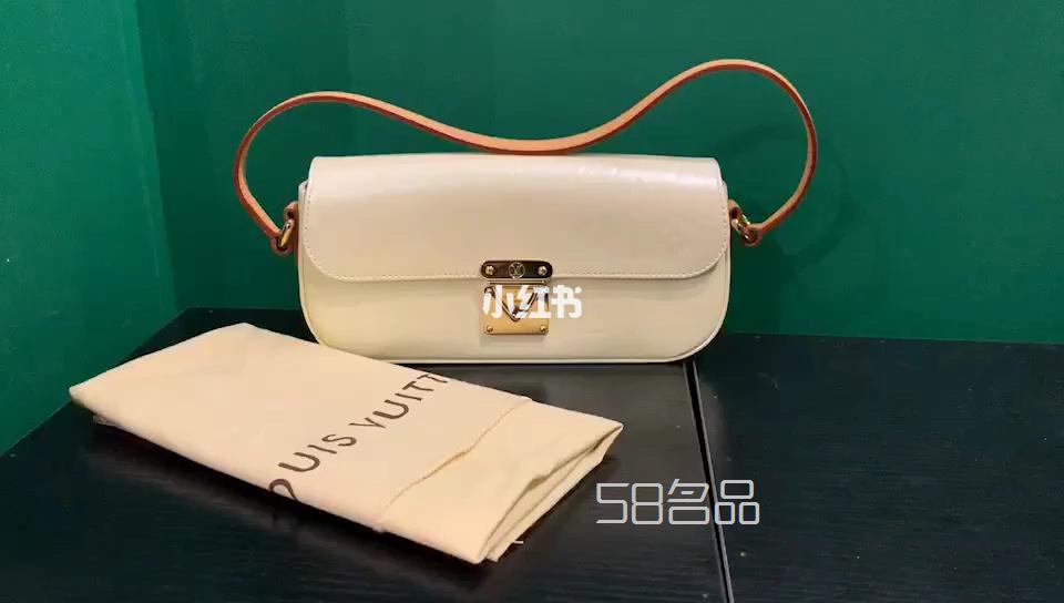 中古正品 LV 漆皮晚宴包 腋下包 珍珠白,lv黑三彩兩用包_1