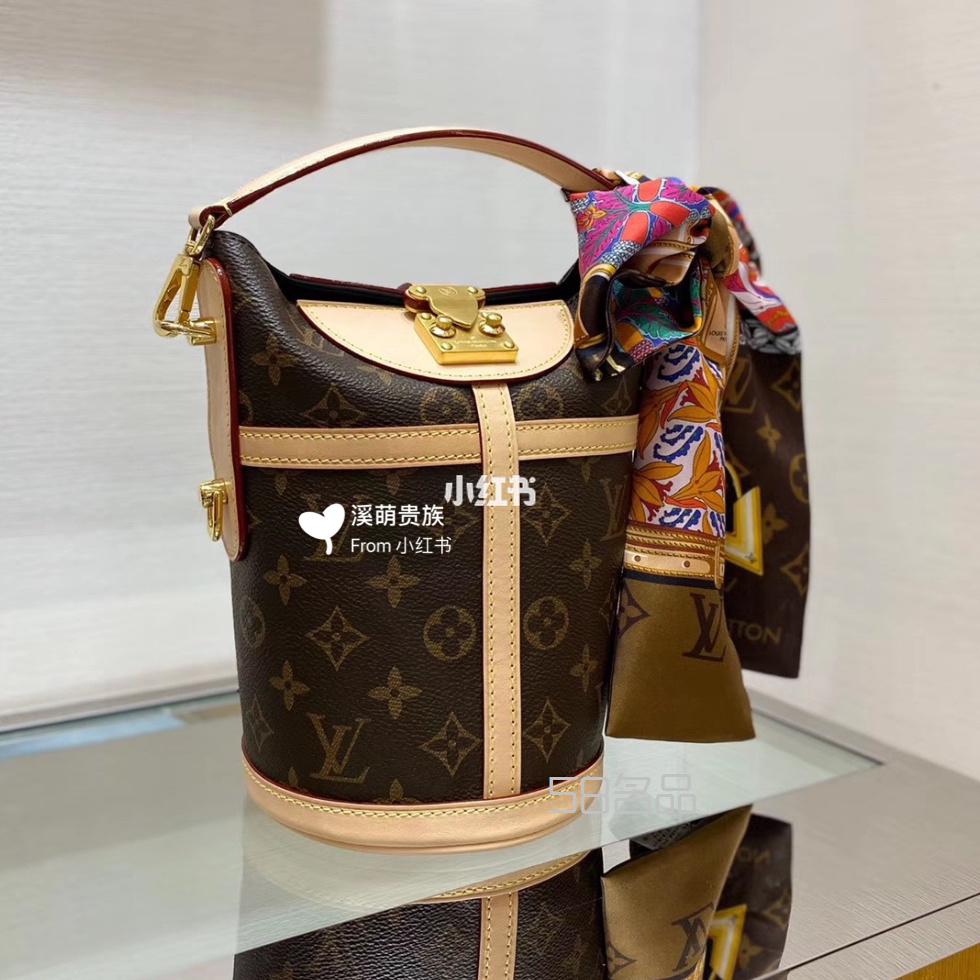 LV 老花水桶包和twilly絲巾這樣系吧~,lv雙拉鏈口袋_1