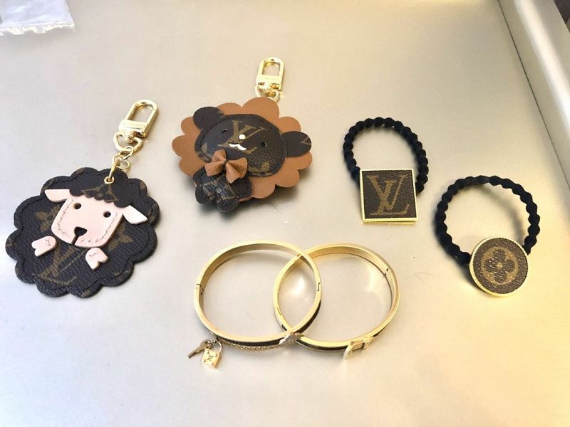 lv 拆包做鐲子,法國正品lv包包價(jià)格_7