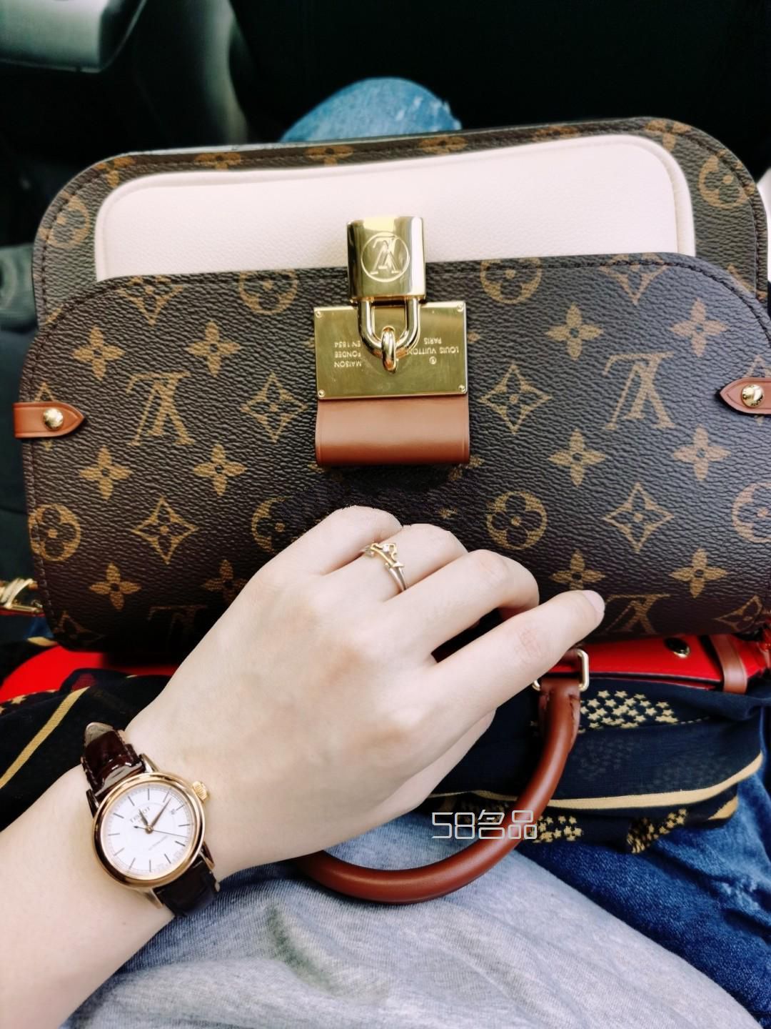 越背越愛(ài)LV19新款老花VAUGIRARD拼色郵差包,電腦包 lv_1