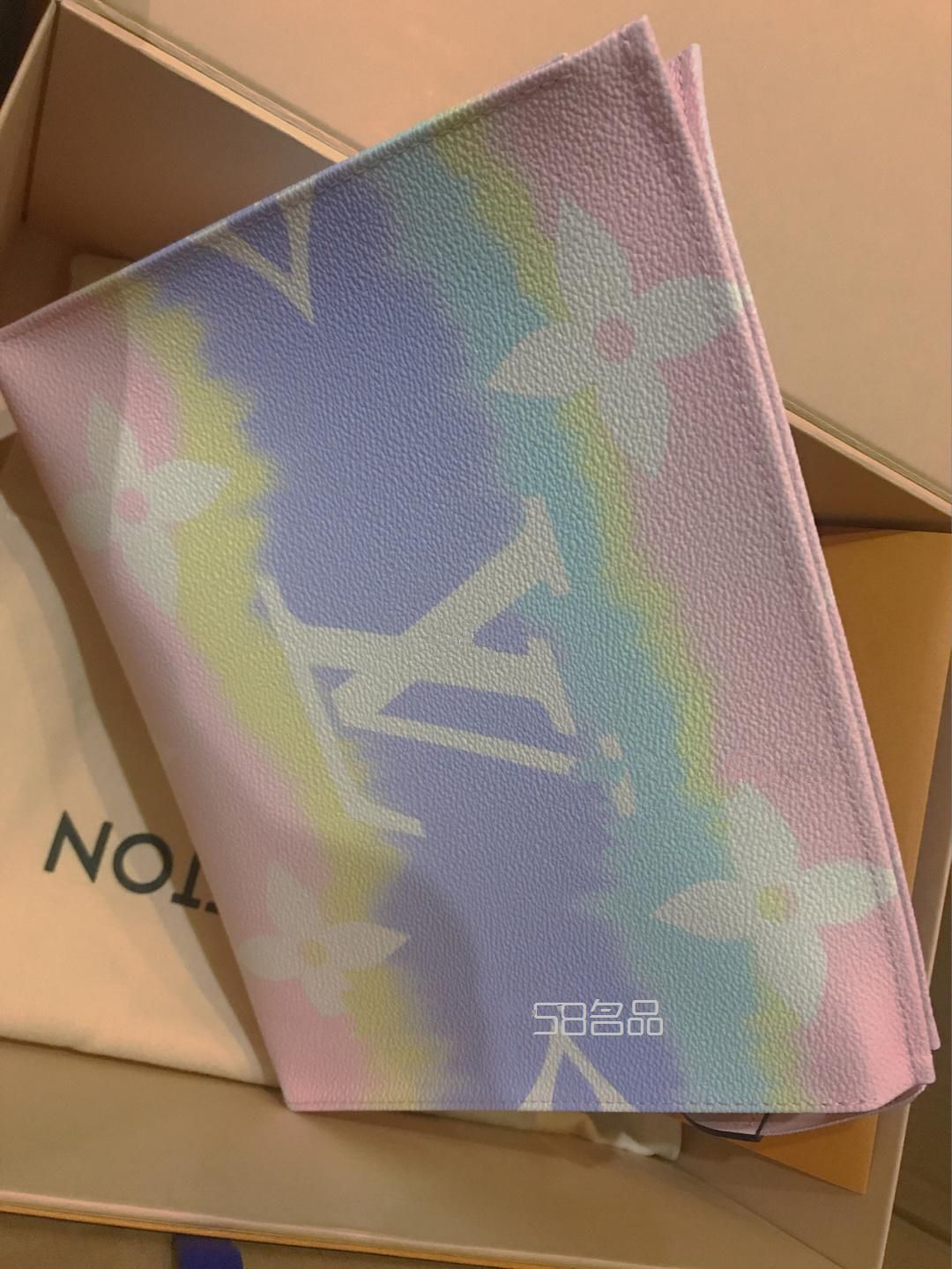 lv2020春夏新款 洗漱包,lv怎么查編號_1