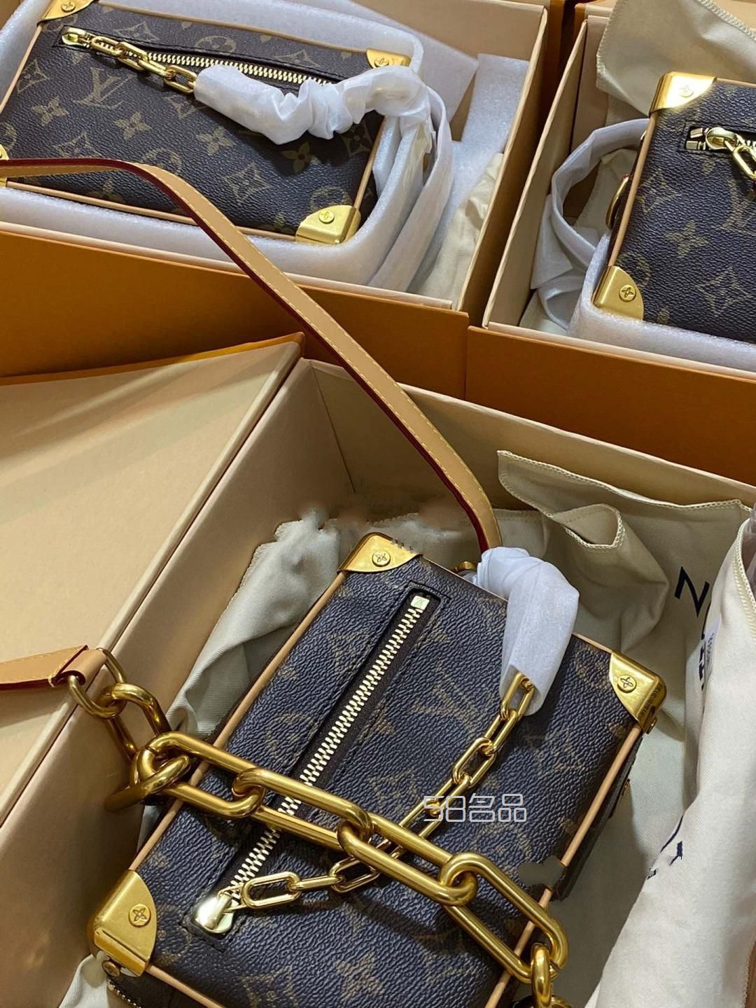 lv2020新款 mini soft trunk軟盒子包,lv v型項鏈多少錢_10