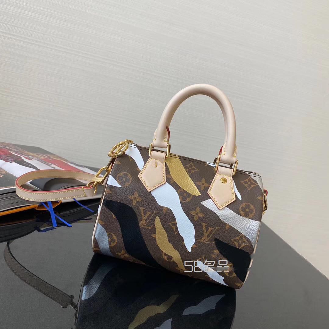 lv迷你枕頭包新款女包,lv lockme ii如何搭配_12