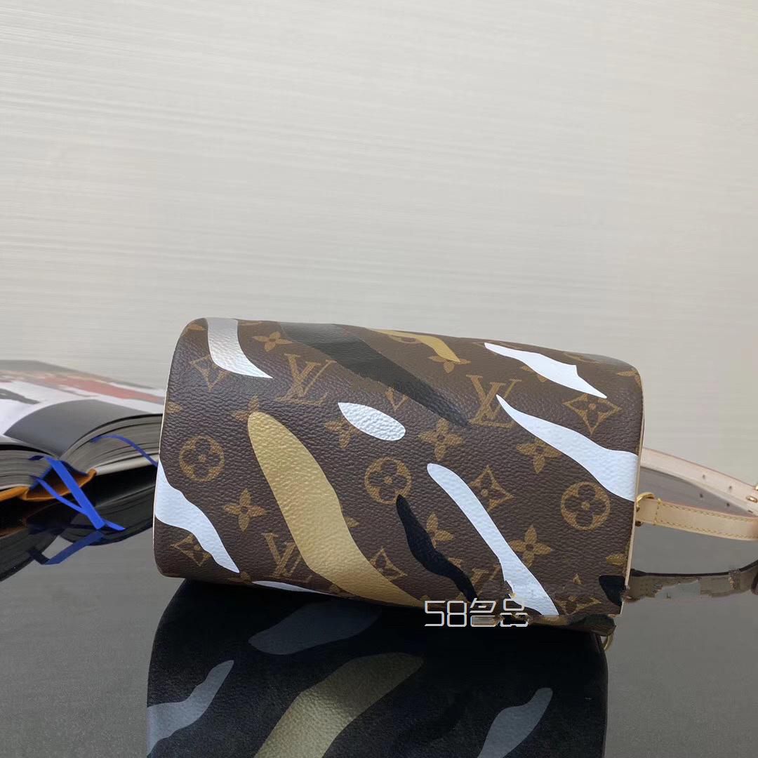 lv迷你枕頭包新款女包,lv lockme ii如何搭配_14