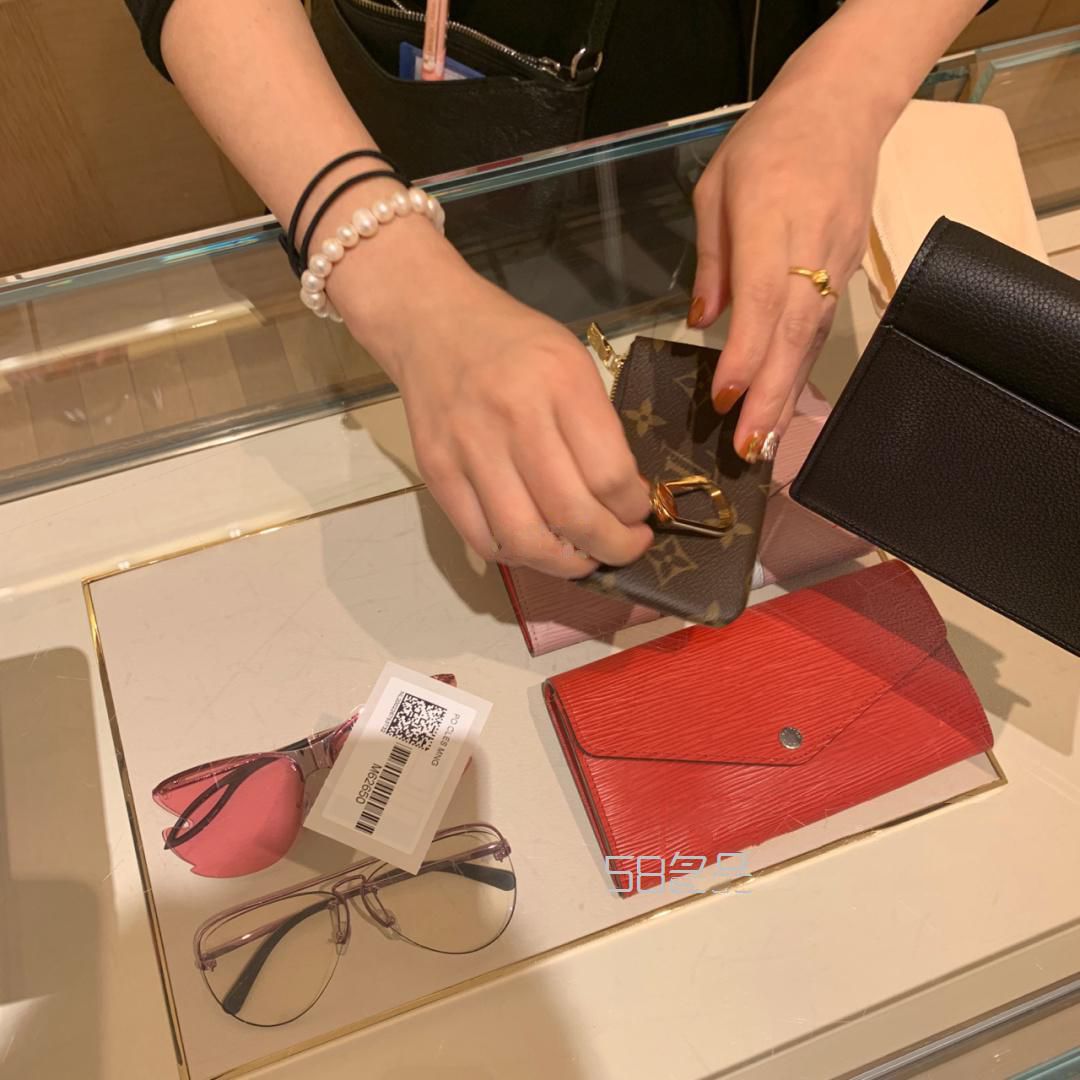 LV零錢包不失別致又具潮流,lv pallas chain的價(jià)格_1