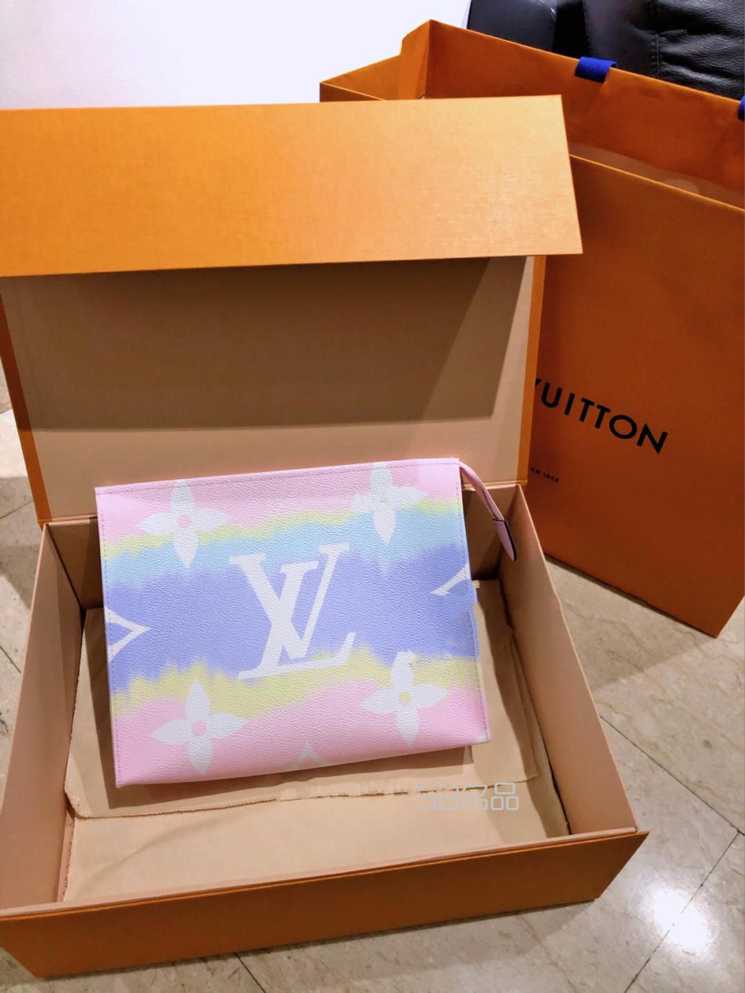 LV2020夏日限定扎染洗漱包,寶格麗lvcea價格_1