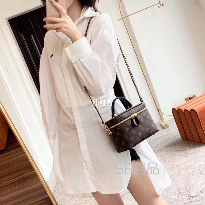 lv新款化妝包2020年哪位大神給看看這個(gè)包,lv腰帶黑格黑扣_3