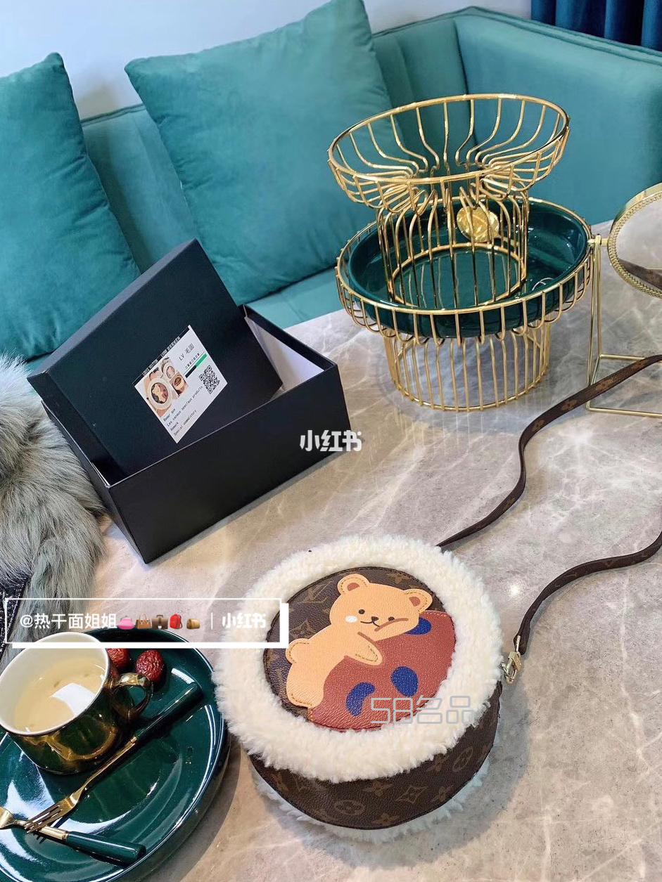 毛茸茸的新款lv圓餅包我覺(jué)得小熊好可愛(ài),lvspeed包包圖片_3