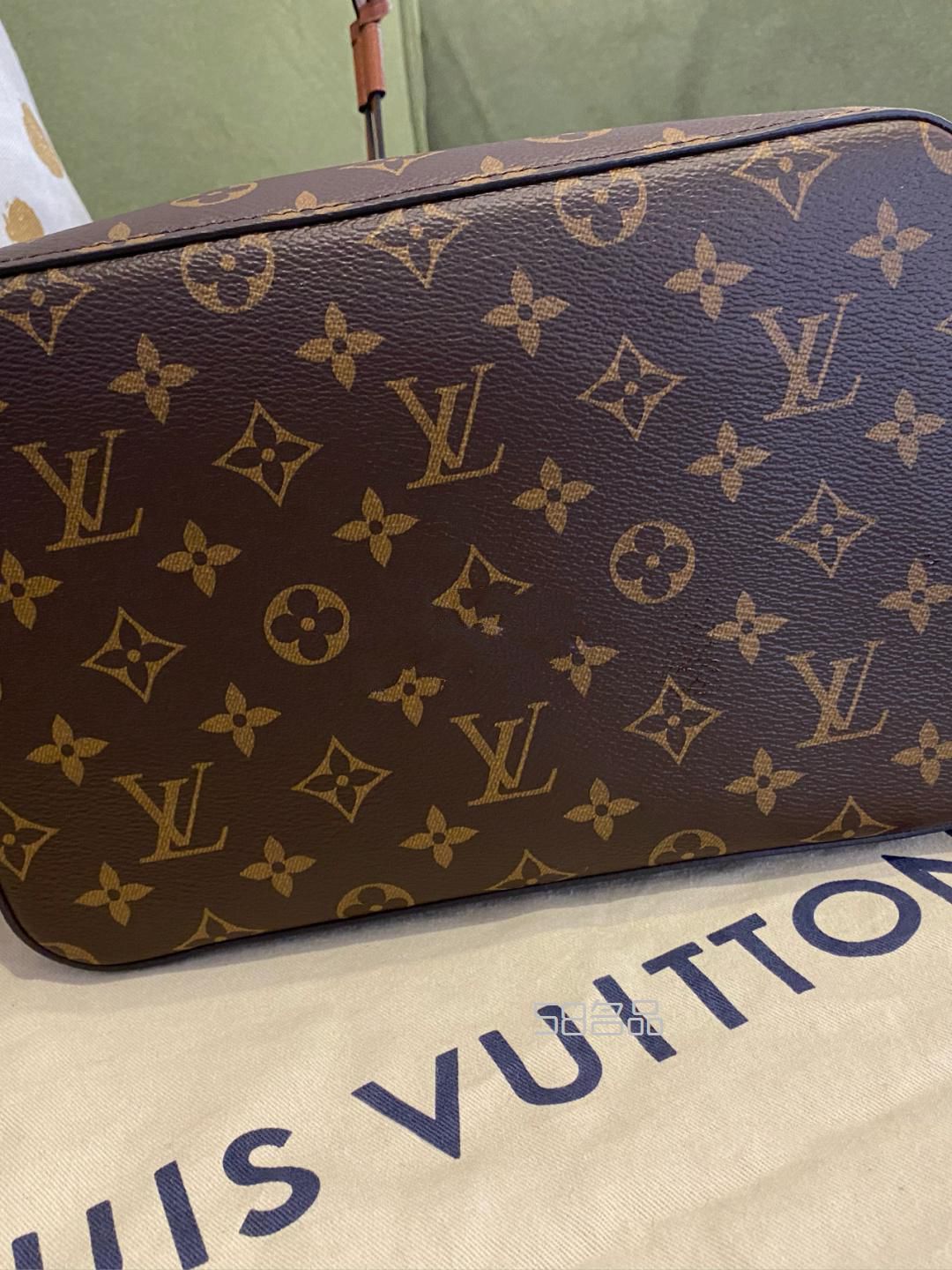 LV水桶包新色,lv包包是真皮的嗎_7