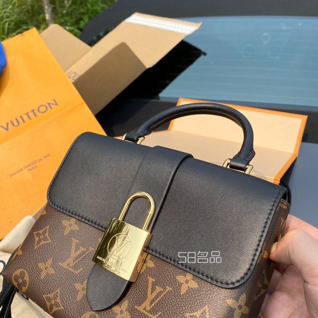 LV Luck BB鎖頭包越看越喜歡,lv老花枕頭包迷你_14
