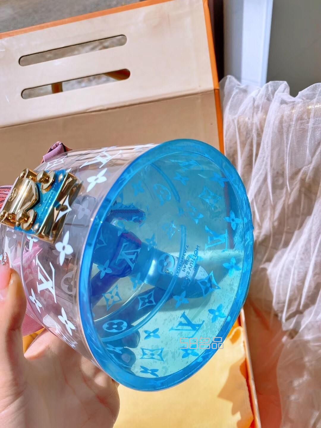 LV透明的盒子包SCOTT 收納盒,lv皮帶孔大了怎么辦_7