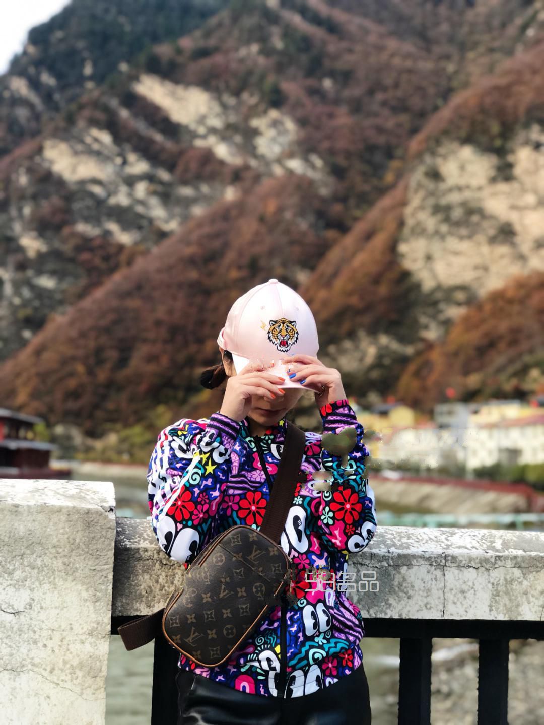 lv老花中古包胸包,lv的衣服的尺碼m_7