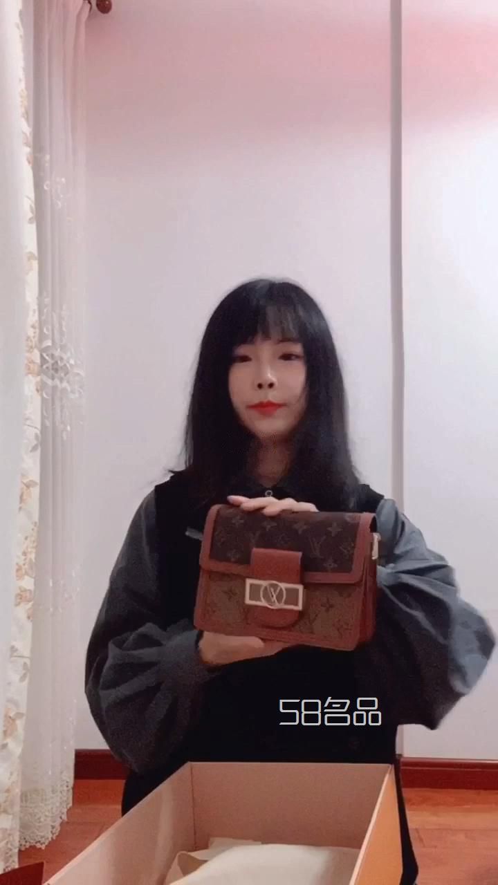 LV達芙妮鎖頭包LockyBB拆箱,lv錢包 女士錢包 內(nèi)襯是玫紅的_1