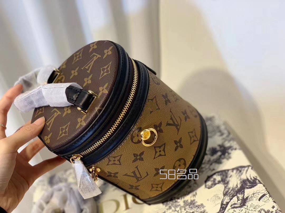 Lv圓筒包,lv紫紅色 羊毛圍巾_5