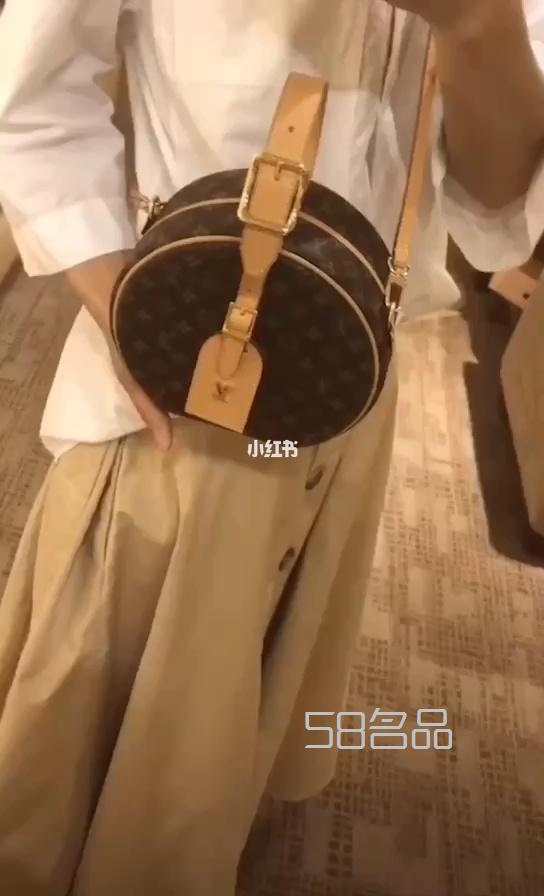 LV圓餅包上身實(shí)拍被圓餅包控制了,lvm40780正品圖片_1