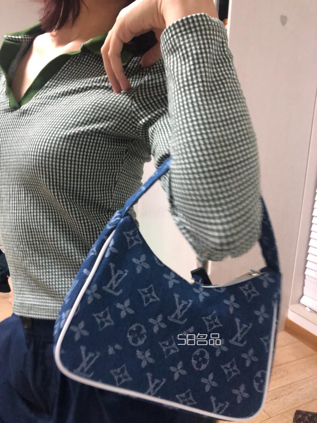 美哭！甜酷辣妹必備LV老花hobo包平價替代,lv限量版女包_3
