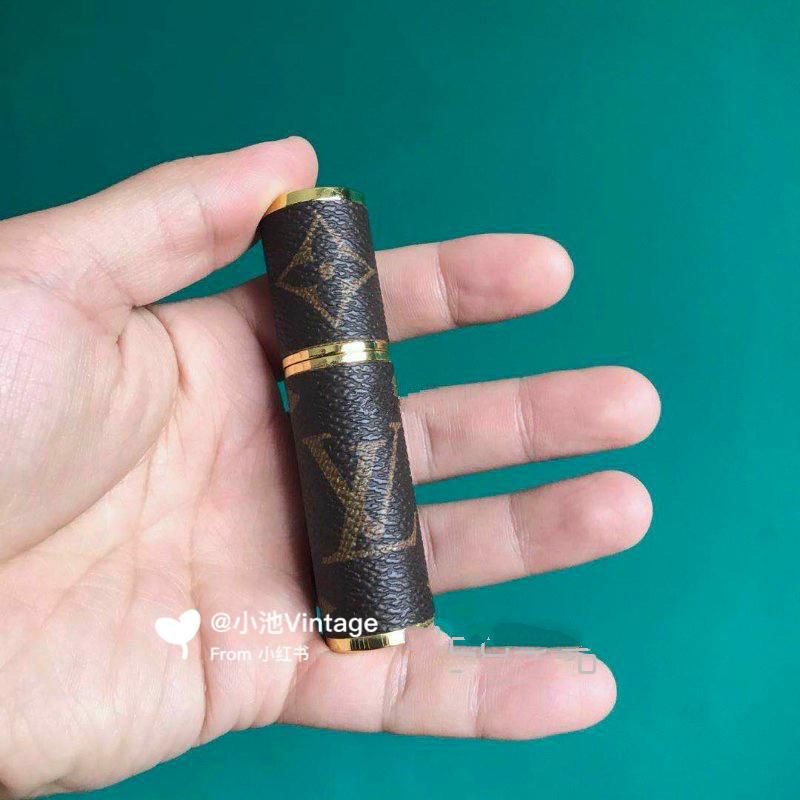 Lv拆包 打火機(jī) 送男朋友的禮物,lv白色棋盤格女包_1
