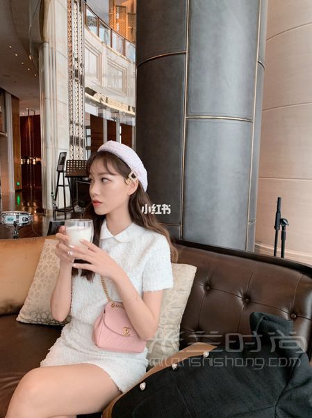 新買的香奈兒小腰包太好看了 粉粉的超級嫩 滿滿的少女心??！_2
