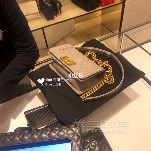 香奈兒Chanel Leboy 20cm 19年新款大象灰牛皮金扣_6