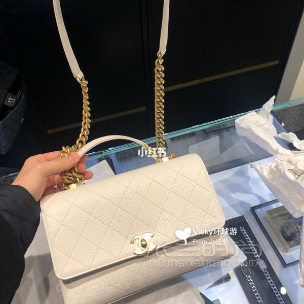 Chanel 香奈兒19年 新款 白色包包 類似coco handle 但是容量更大_2