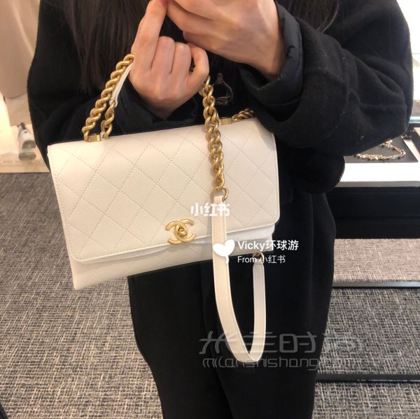 Chanel 香奈兒19年 新款 白色包包 類似coco handle 但是容量更大_4
