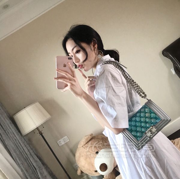 Chanel 香奈兒18年春夏pvc 鐳射果凍leboy口蓋包新款 上海恒隆直接掃貨_3