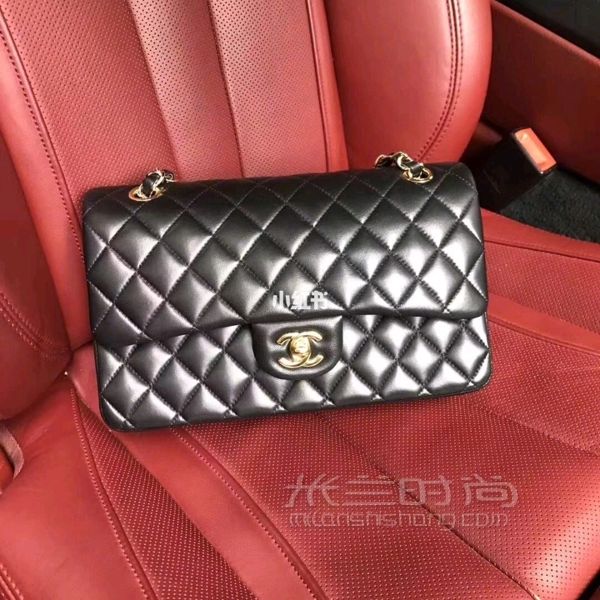 香奈兒包 chanel包 終于購入香奶奶超難買的cf 本來想拿個(gè)全黑的流浪包 可老_4