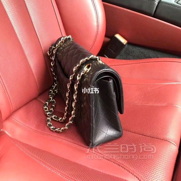 香奈兒包 chanel包 終于購入香奶奶超難買的cf 本來想拿個(gè)全黑的流浪包 可老_3