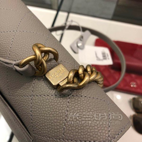 深夜剛喜提全亞洲第一只Chanel2019灰色大號口蓋包。原來看中Coco handle_4