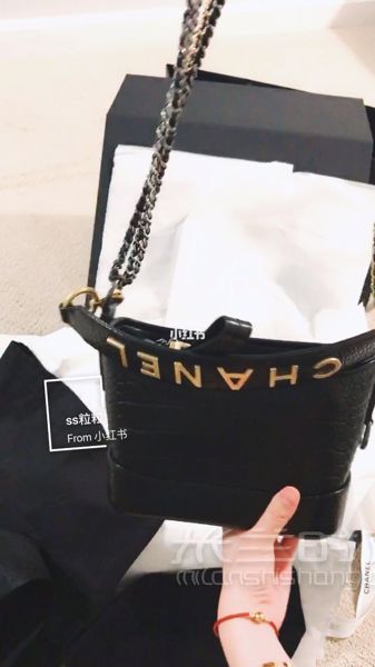 拆箱Chanel 香奈兒 早秋鱷魚紋流浪包小號 回到家開心拆箱 小牛皮鱷魚壓紋皮_1