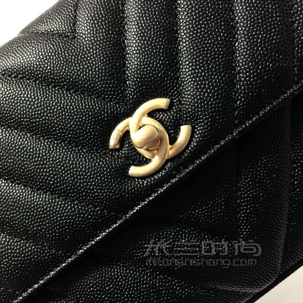 Chanel coco handle18年秋冬新款黑金小號 魚子醬牛皮v紋山字紋_3