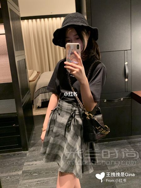 Gabrielle Chanel 鱷魚壓紋小號流浪包_1