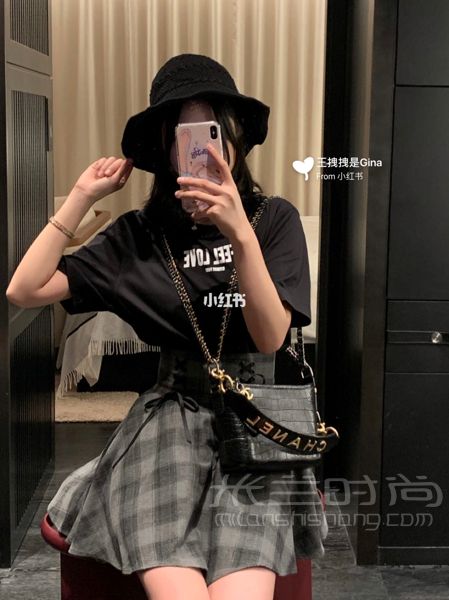 Gabrielle Chanel 鱷魚壓紋小號流浪包_2