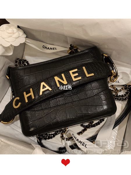 Gabrielle Chanel 鱷魚壓紋小號流浪包_4